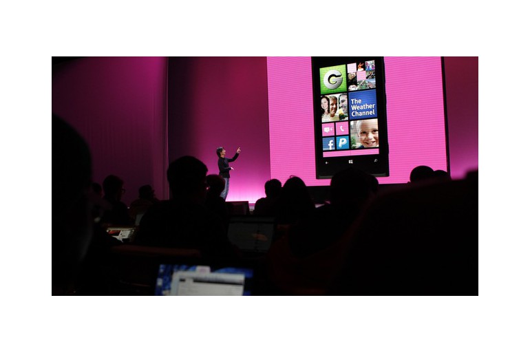 Microsoft преобразява и Windows Phone