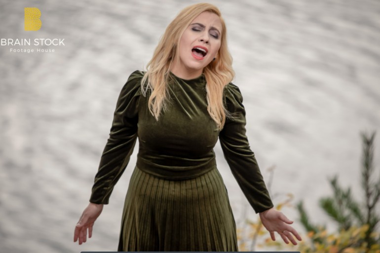 Младата оперна певица Мирела Александрова с дебютен симфоничен рок сингъл (ВИДЕО)