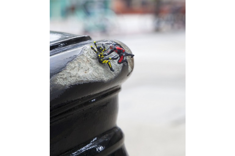 АНТ-МЕН превзема улиците на Лондон с миниатюрите на Slinkachu