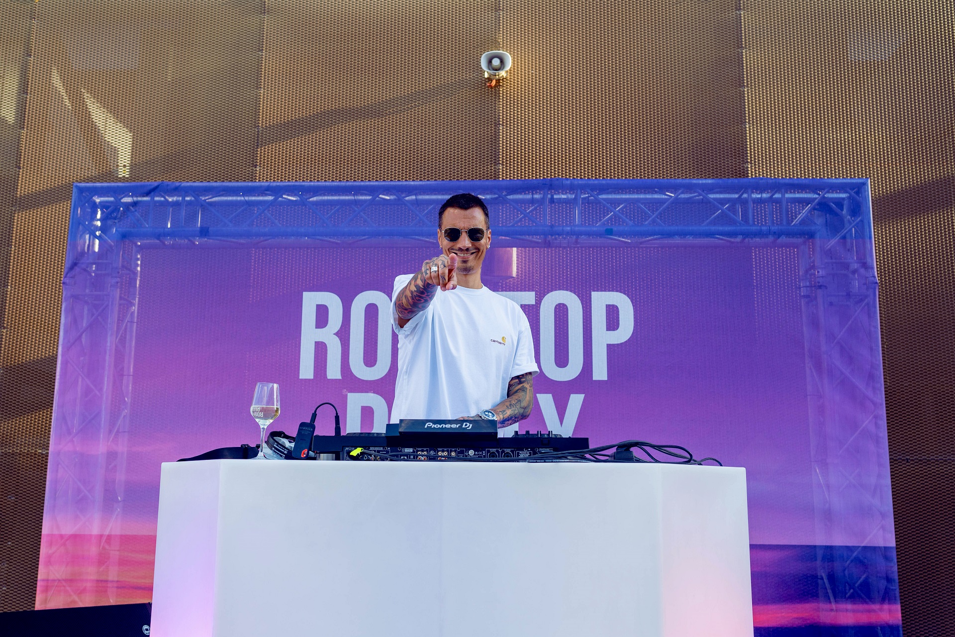 Второто издание на Paradise Rooftop Party посрещна залеза с музикална селекция от DJ Marten Roberto