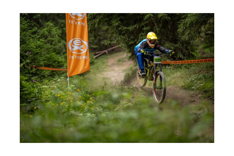 Зрелищна надпревара и опасни каскади от Vitosha Home Mountain Bike Cup 2024 по Extreme Channel