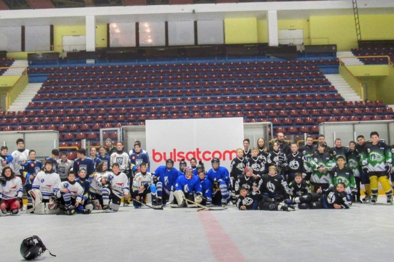 Булсатком подкрепи турнир по хокей на лед за деца, който се организира от СК „Левски“ и се проведе вчера в Зимния дворец на спорта