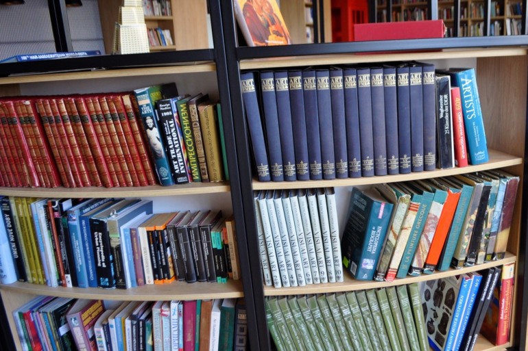 Читателите ще могат да резервират книги от новата бургаска библиотека от вкъщи