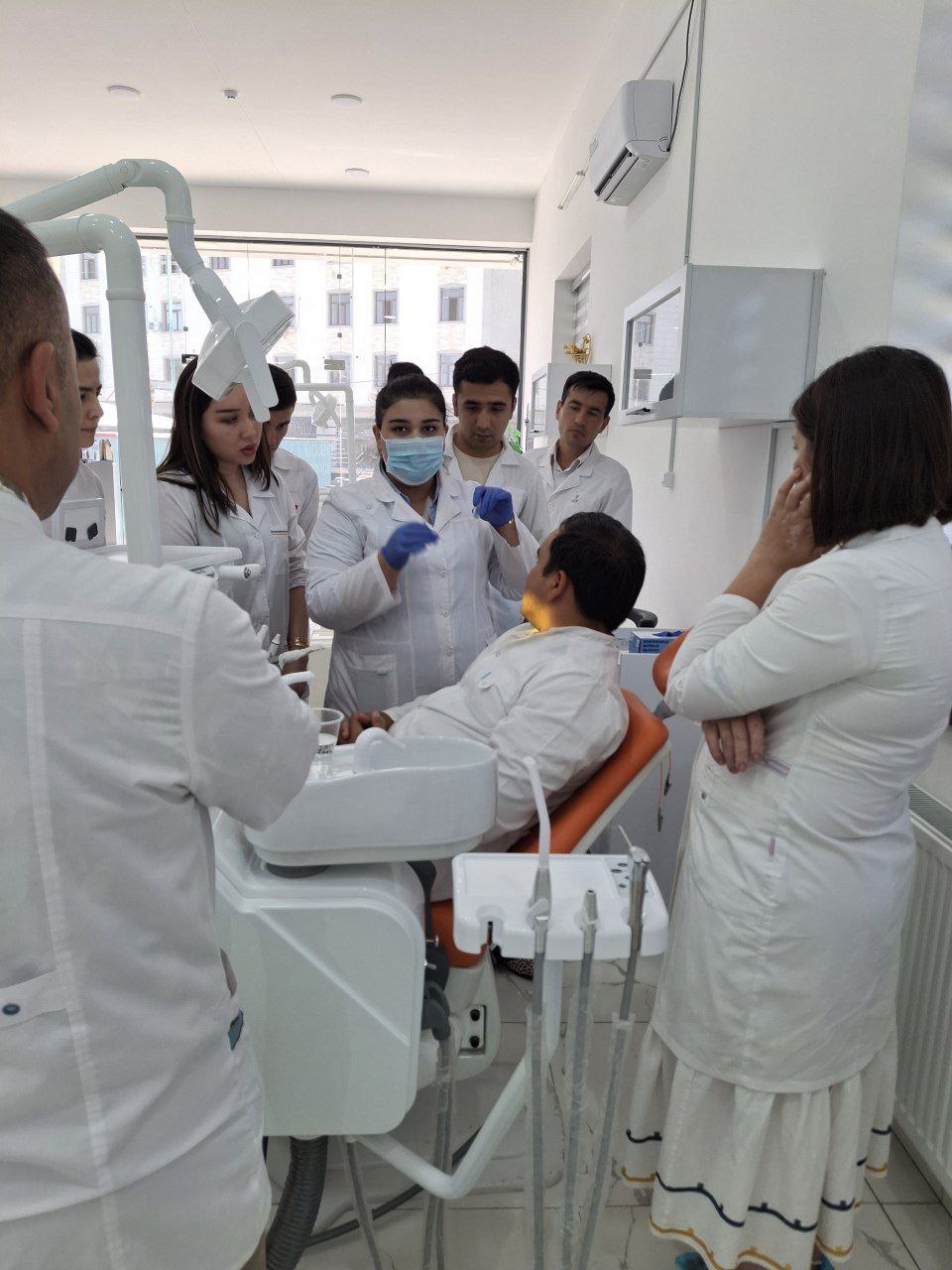   "Dolzarb 90 kun" loyihasi doirasida tashkil qilingan"Stomatologiya" yo'nalishi  to'garak