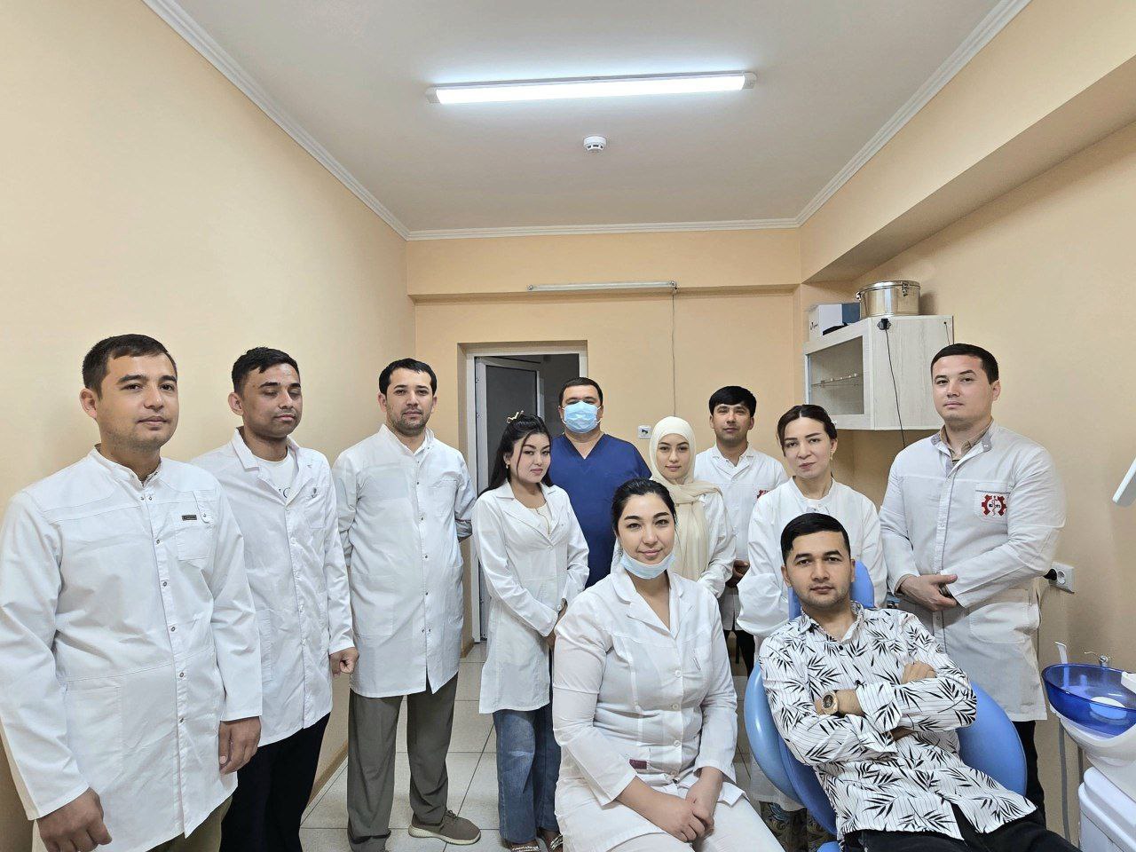 "Dolzarb 90 kun" loyihasi doirasida stomatologiya yo'nalishi talabalari bilan to'garak tashkil qilindi.