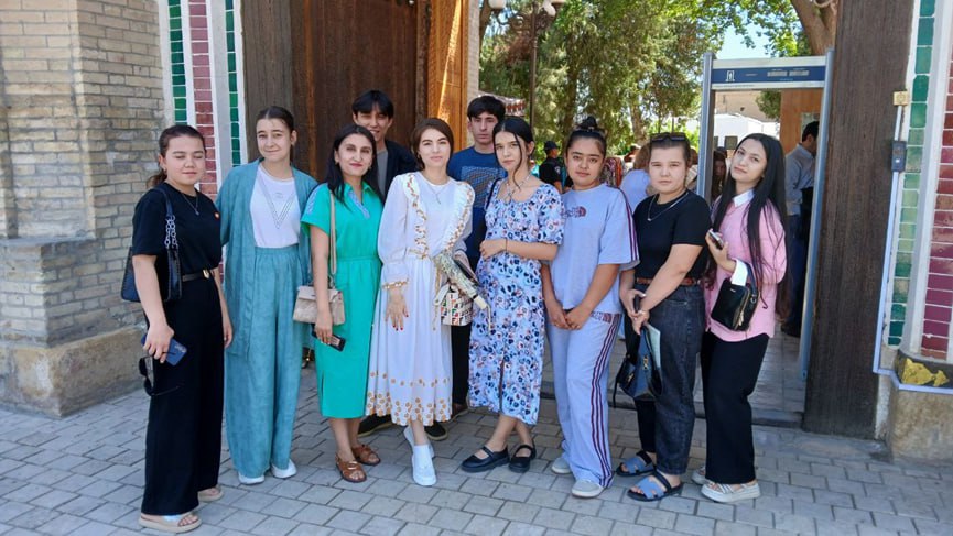 "Dolzarb 90 kun" loyihasi doirasida,  Sitorai Moxi Xossa tarixiy yodgorligiga tashrif.