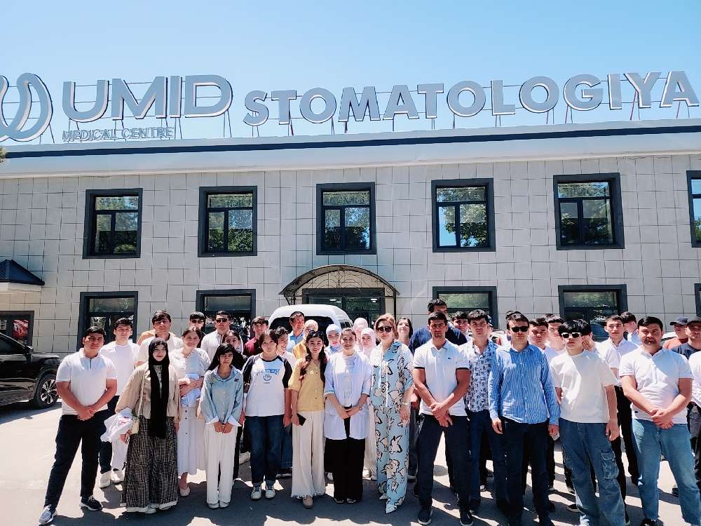 Stomatologiya 1 kurs talabalari bilan 